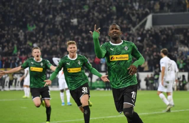 在这一轮比 在这一轮比